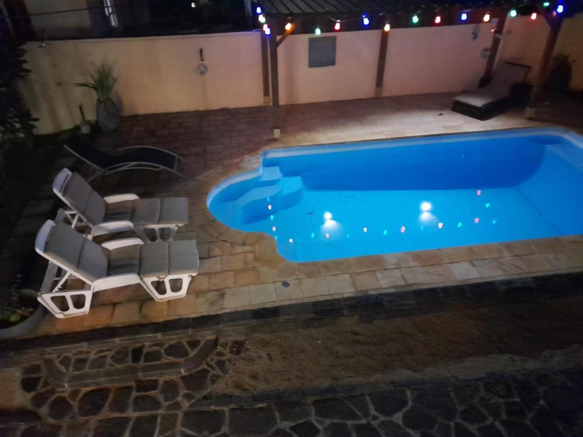 Villa Santa Avec Piscine Et Jardin Pointe aux Piments Exterior photo