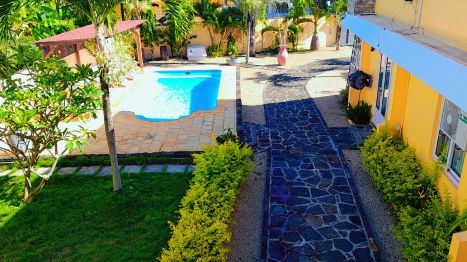 Villa Santa Avec Piscine Et Jardin Pointe aux Piments Exterior photo